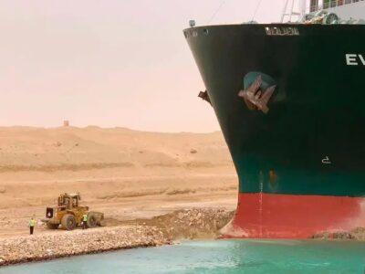 Suez: si allungano i tempi per la riapertura